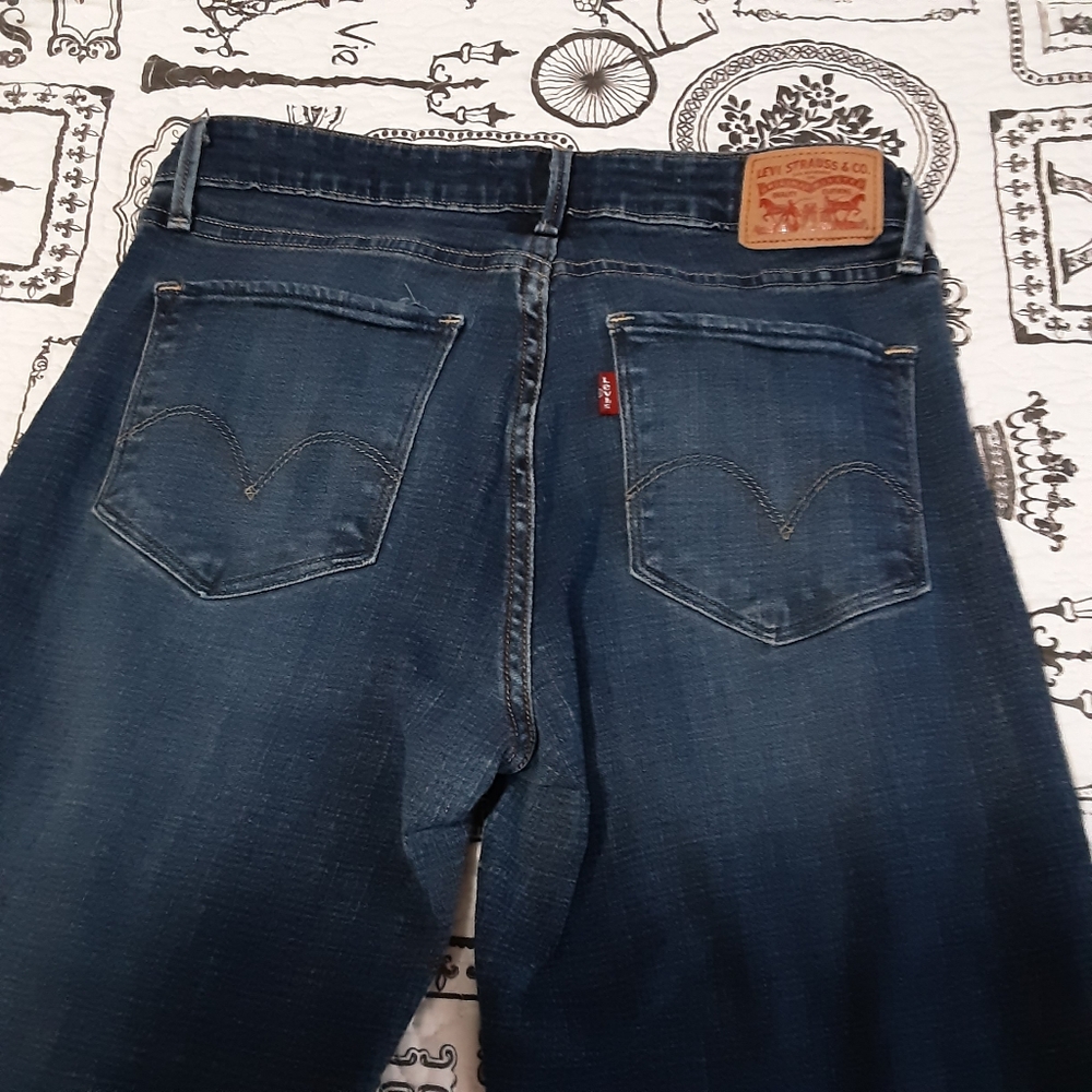 Levi's mid rise skinny jean